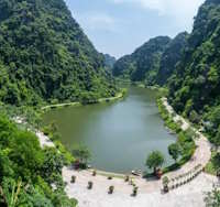 Giáo án Sinh hoạt dưới cờ lớp 5 Cảnh quan thiên nhiên quê hương, đất nước tuần 21