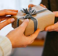 Giáo án Sinh hoạt lớp 2 Yêu thương gia đình - Quý trọng phụ nữ tuần 25