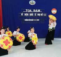 Giáo án Sinh hoạt dưới cờ lớp 5 Yêu thương gia đình - Tôn trọng phụ nữ tuần 24