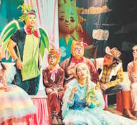 Giáo án Sinh hoạt dưới cờ lớp 5 Yêu thương gia đình - Tôn trọng phụ nữ tuần 27