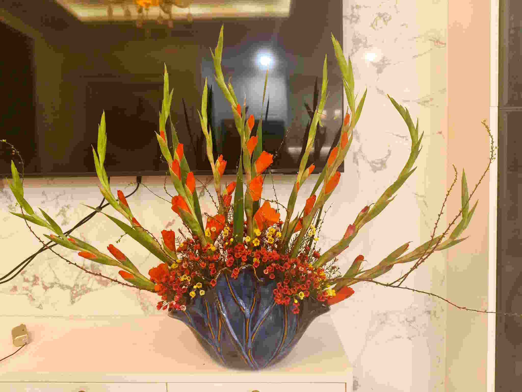 Cắm hoa thanh liễu kèm hoa giơn