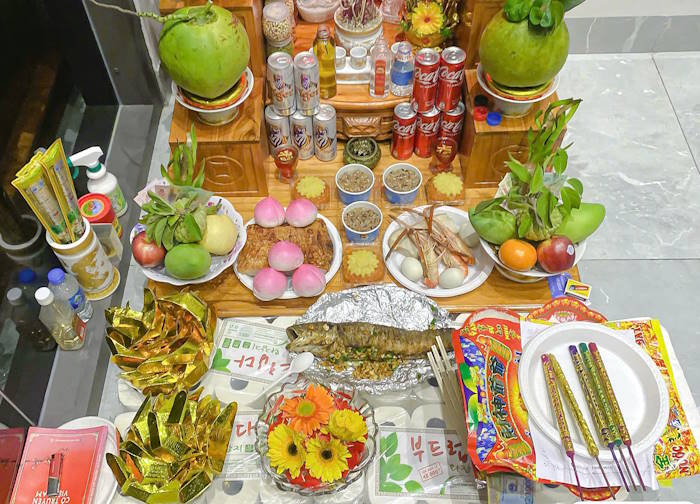 Mâm cỗ tam sên cúng vía Thần Tài miền Nam