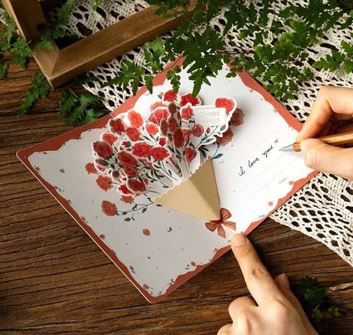 Bưu thiếp 8/3 hoa nổi