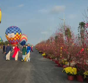 Giáo án mầm non: Qua cầu xem hội hoa xuân