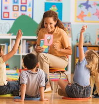 Sáng kiến kinh nghiệm: Tổ chức chơi sáng tạo ở các góc nhằm giáo dục trẻ biết đoàn kết, nhường nhịn và chia sẻ cho trẻ mẫu giáo 5-6 tuổi